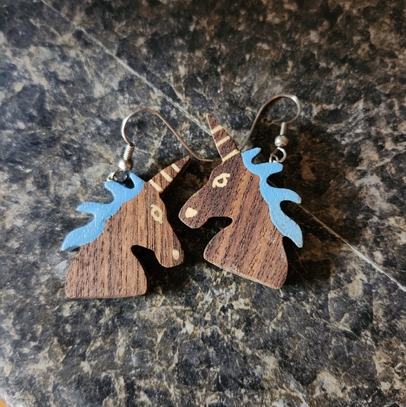 Free With Purchase Of A Clothing Item - Picture 1 of 1